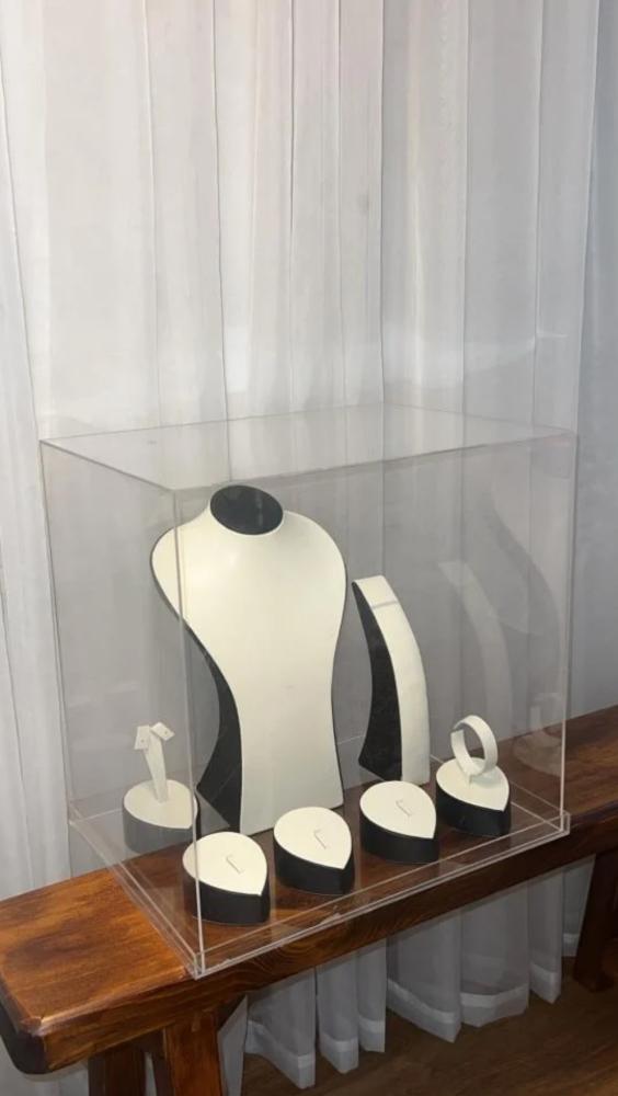 طقم للاكسسوارات ٨ قطع اسود
