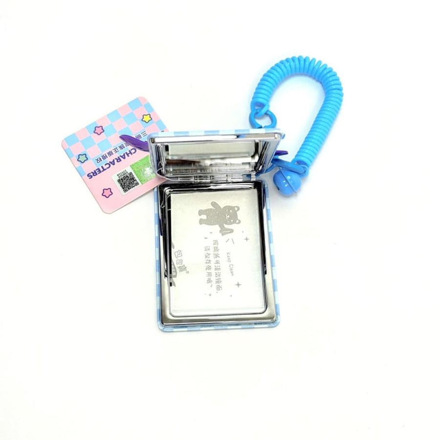 Mirror with a Cinnabon-style bracelet made of elegant silicone