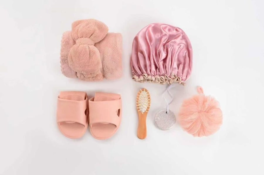 Elegant women's and girls' shower bag package with bathroom essentials (5) pieces