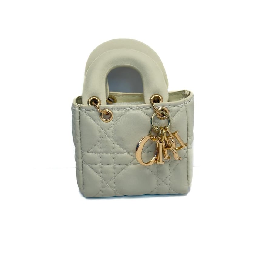Luxurious pendant in bag style