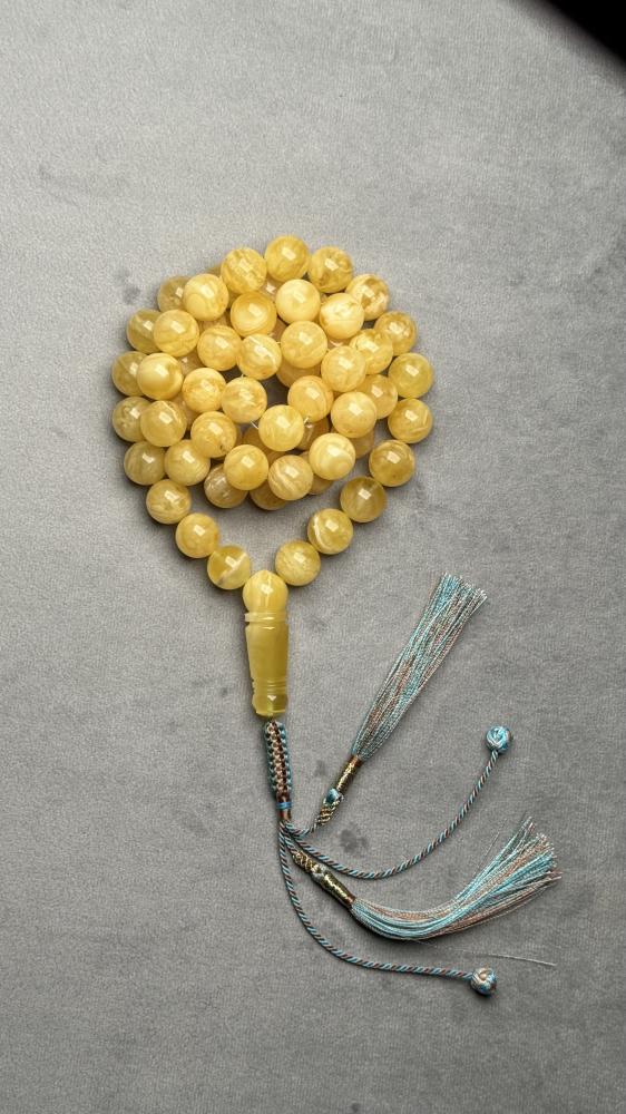 Natural amber rosary (with a pendant)