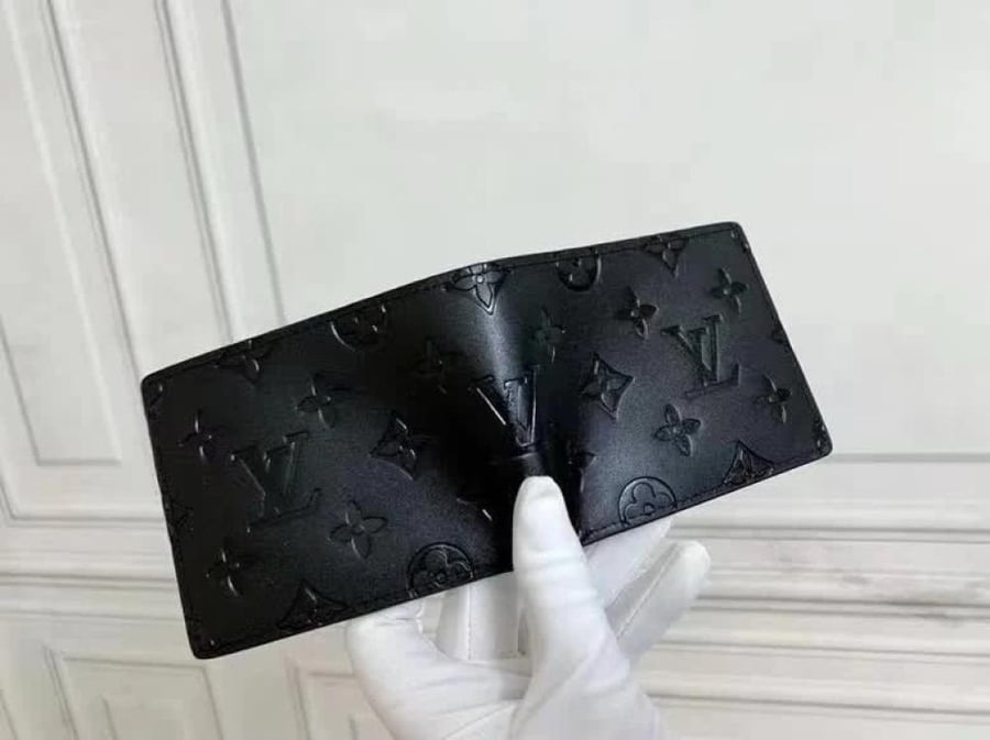محفظة لويس فيتون اسود
