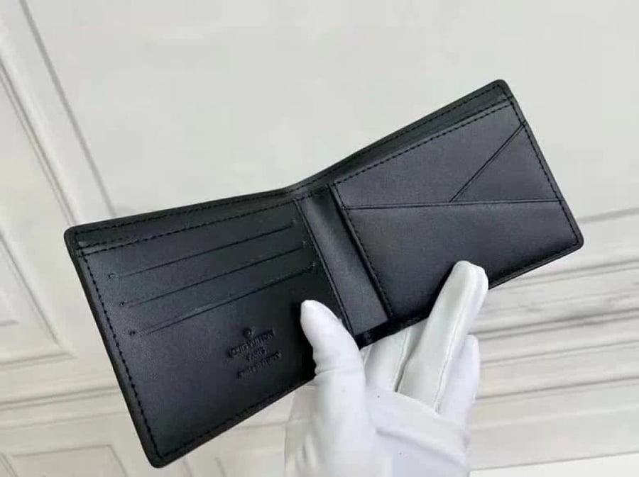 محفظة لويس فيتون اسود