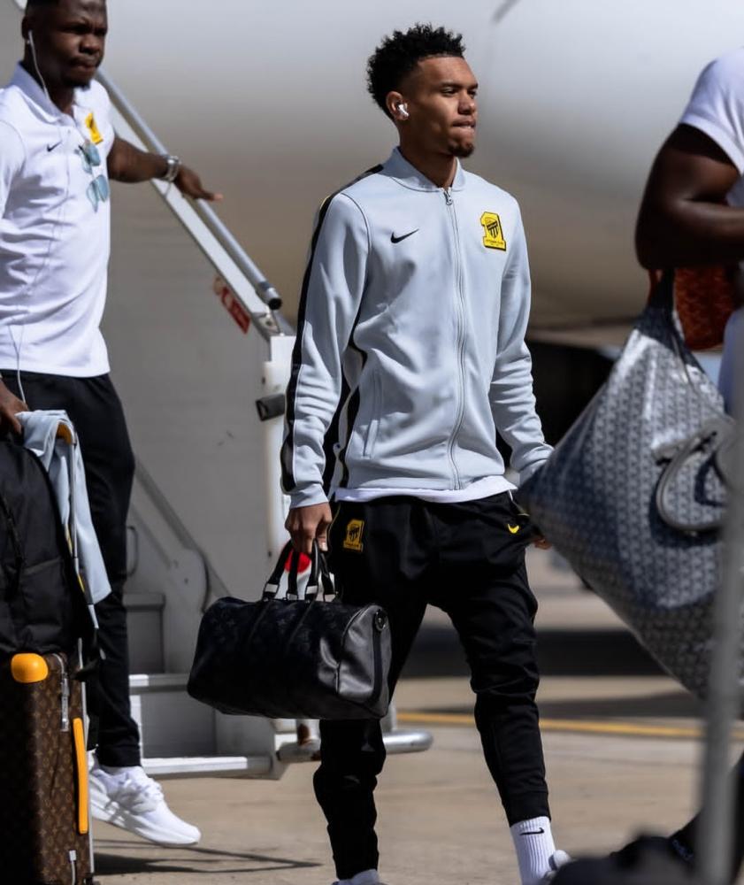 طقم الاتحاد جاكيت مع سروال طويل 2026-2027