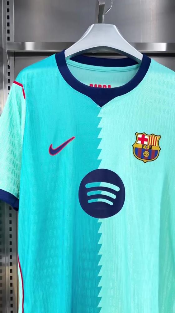 تيشيرت برشلونة 2026-2027