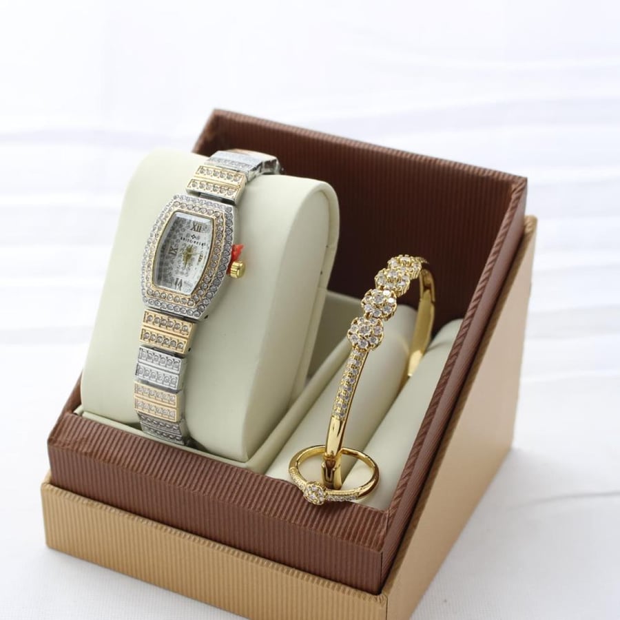 Elegant women's accessories