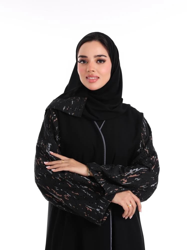 عباية نغم بتصميم راق ولمسة عصرية أنيقة