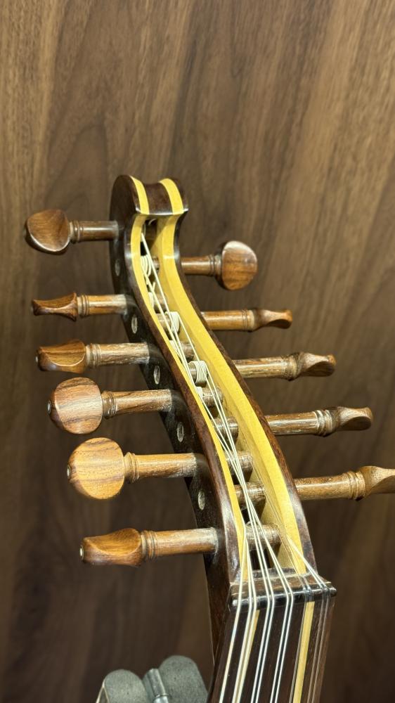 عود عراقي فارس فؤاد - خشب سيسم مزخرف