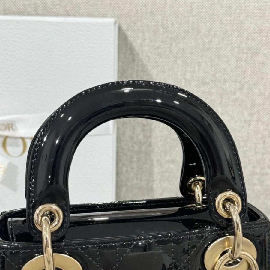 Mini Lady Dior Bag مقاس ميني لامع