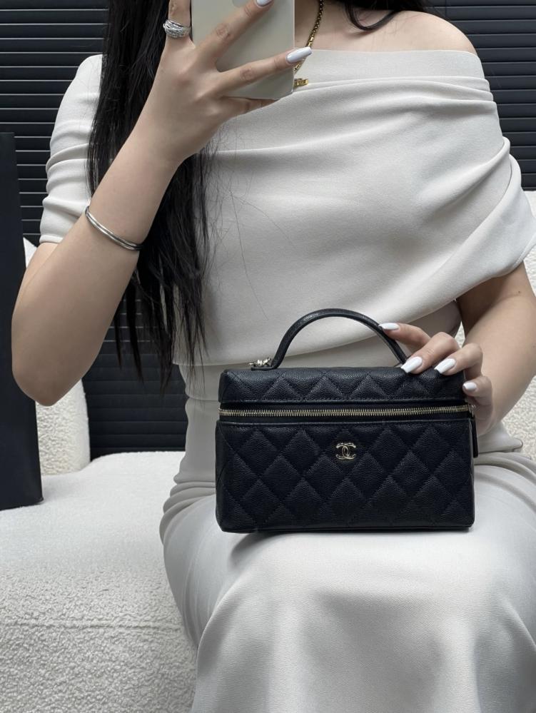 شانيل Vanity جلد كافيار