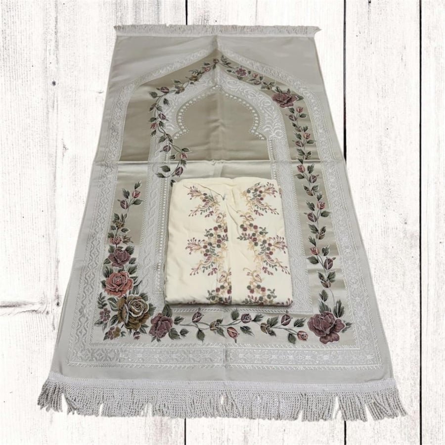 طقم سجادة: ثوب صلاة