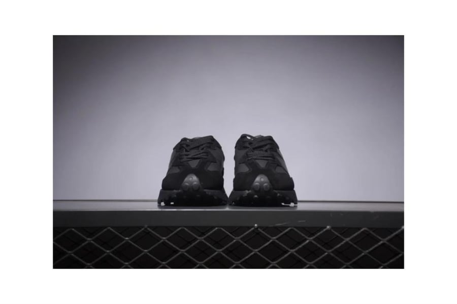 New Balance 327-Black