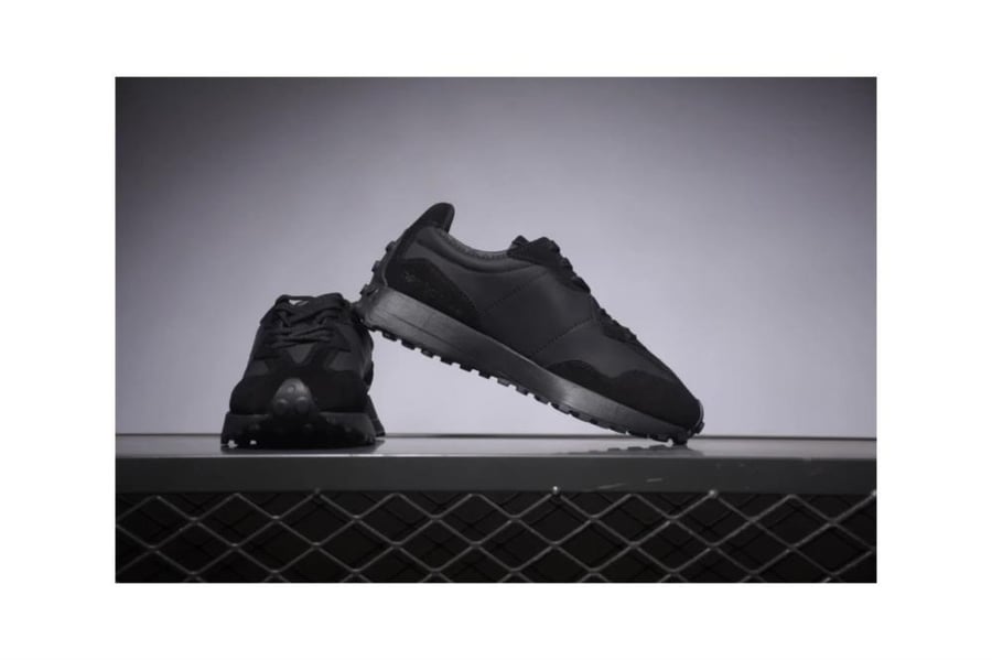 New Balance 327-Black