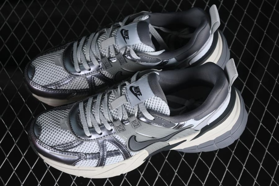 Nike V2K Run "Pure Platinum/Wolf Grey" sneakers-Master Quality