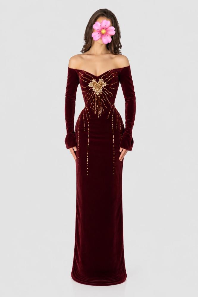 فستان جوخ ناعم مع تطريز يدوي من miar Fashion