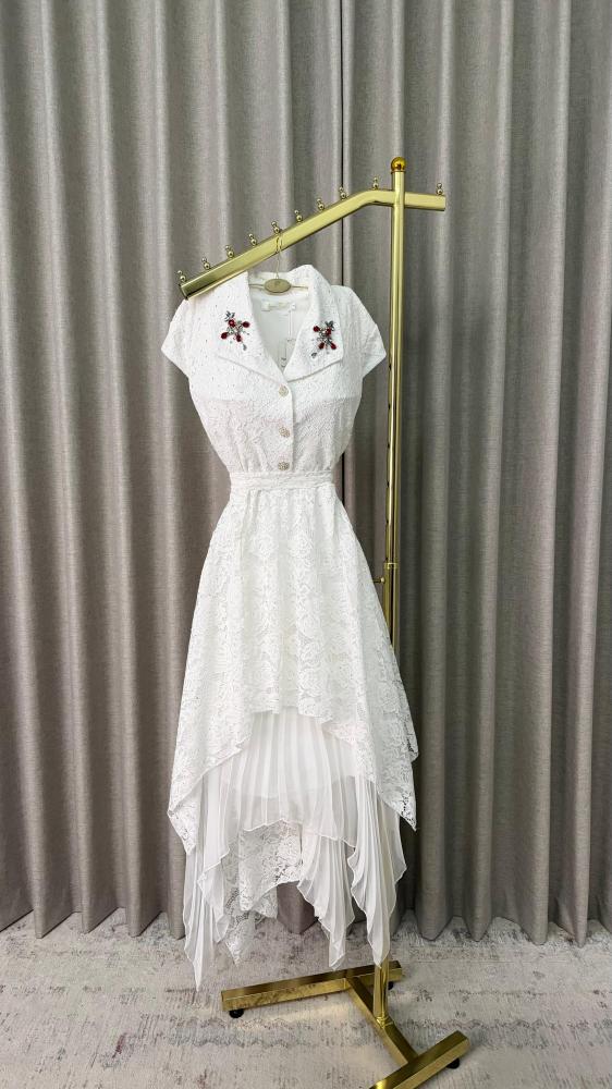 فستان دانتيل تطريز فصوص رااقي من miar fashion