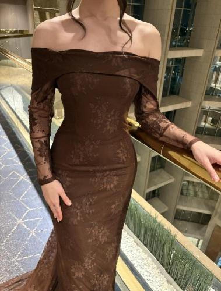 فستان سهره بني دانتيل بتصميم أنيق وجذاب من miar fashion