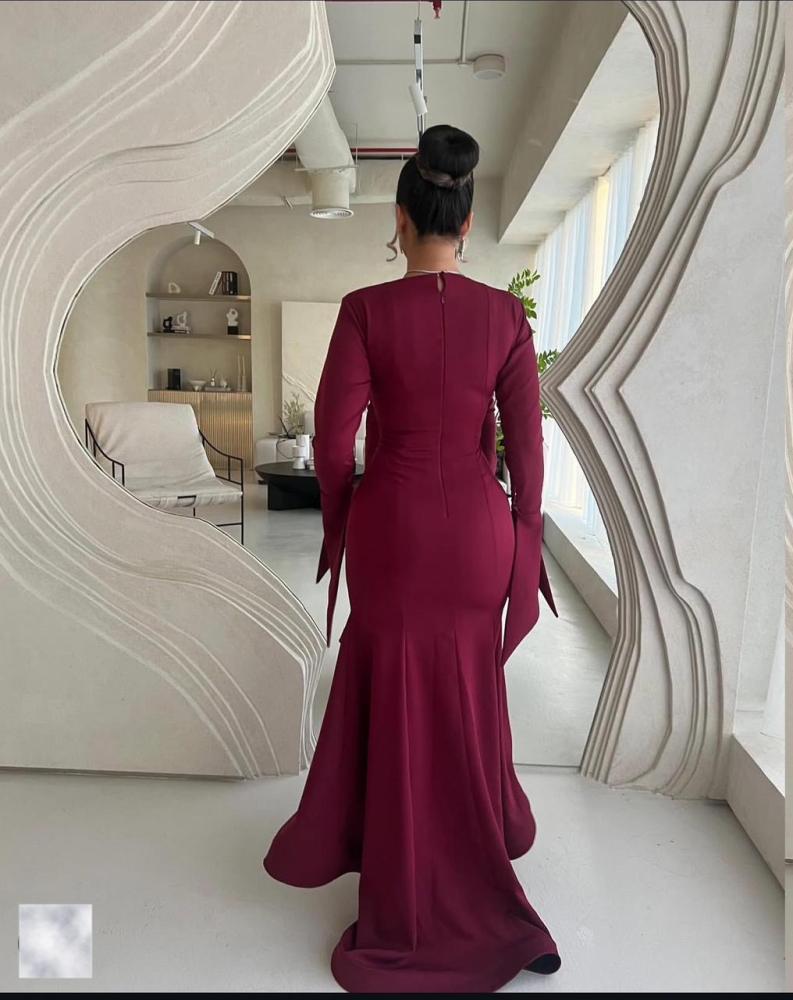 Evening dress with an elegant design