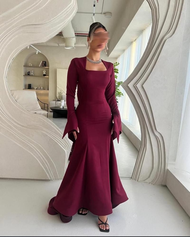 Evening dress with an elegant design