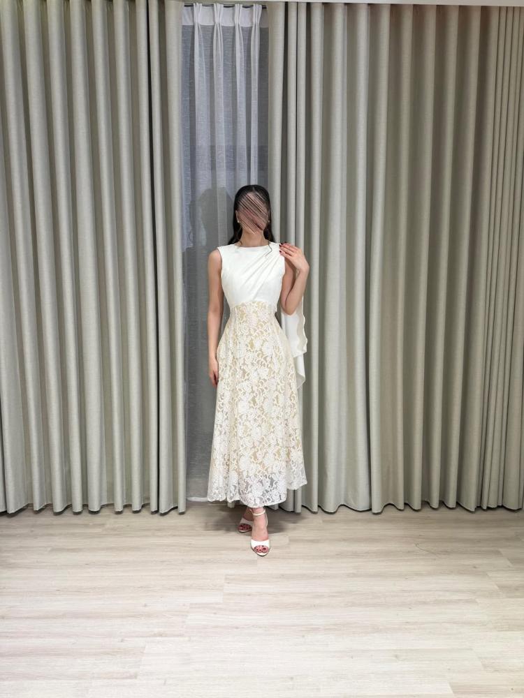 فستان أبيض باربي دانتيل أصلي من Mair fashion
