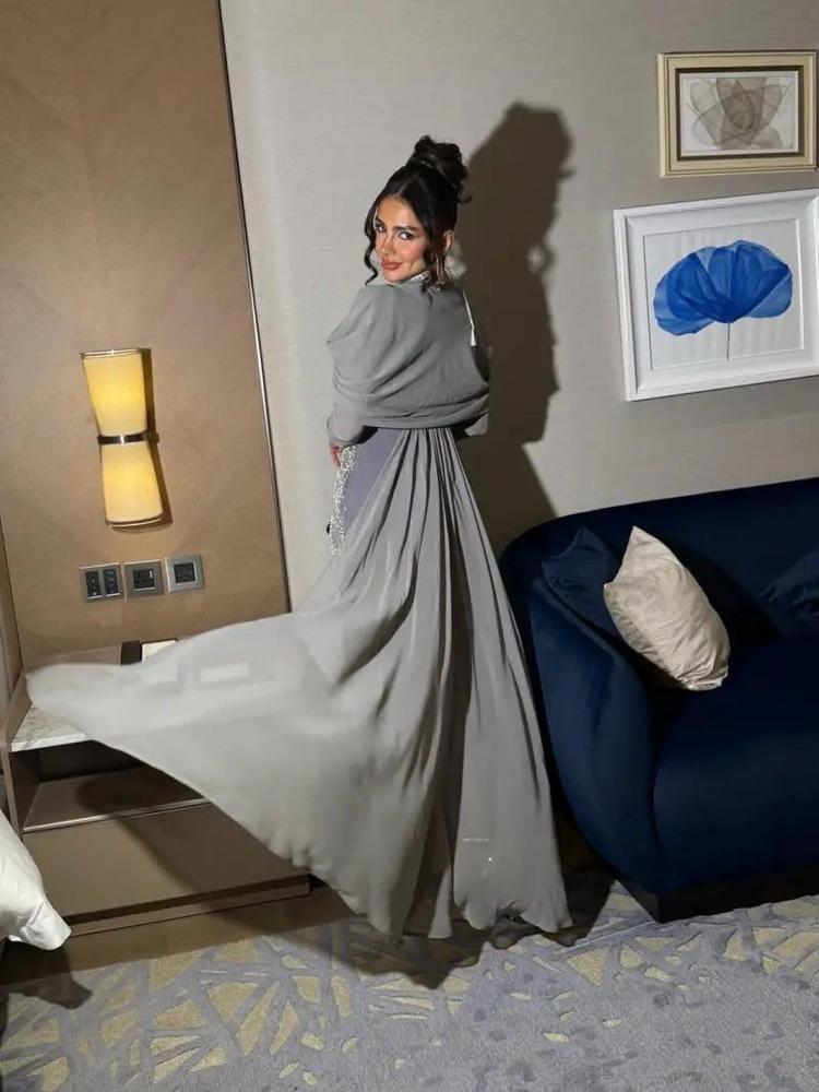فستان رصاصي كلفه سهره باربي مع شيفون راااقي من Miar fashion