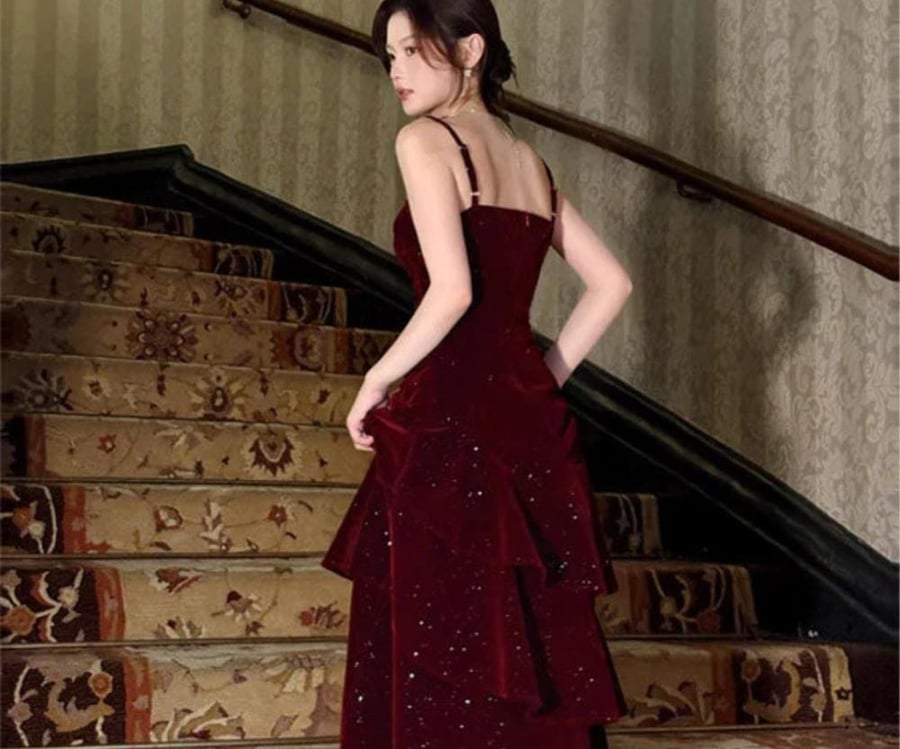 فستان سهره من قماش الجوخ  المرصع بالفصوص الرقية من Miar fashion