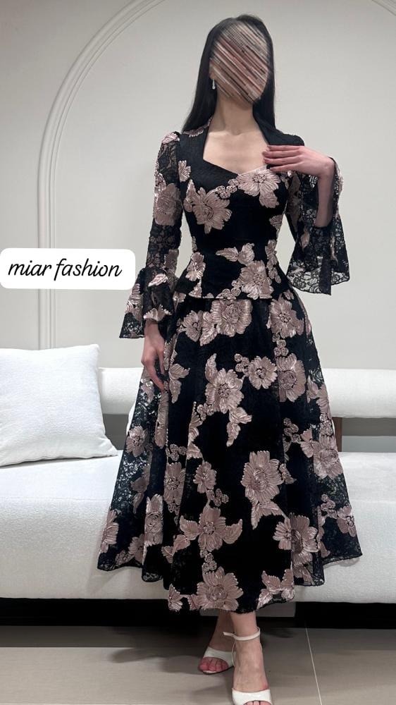 فستان أسود دانتيل مورد فاخر من Miar Fashion