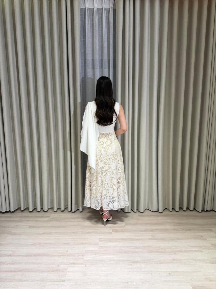 فستان أبيض باربي دانتيل أصلي من Mair fashion