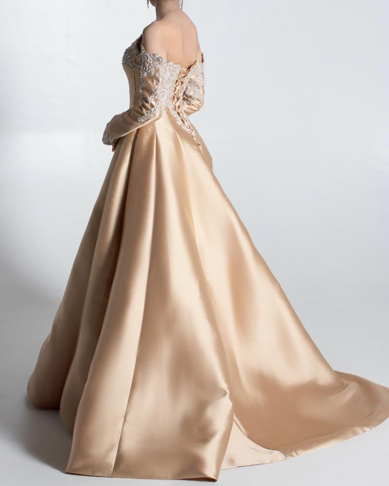 فستان سهرة ميكادو ذهبي بتصميم راق من miar fashion