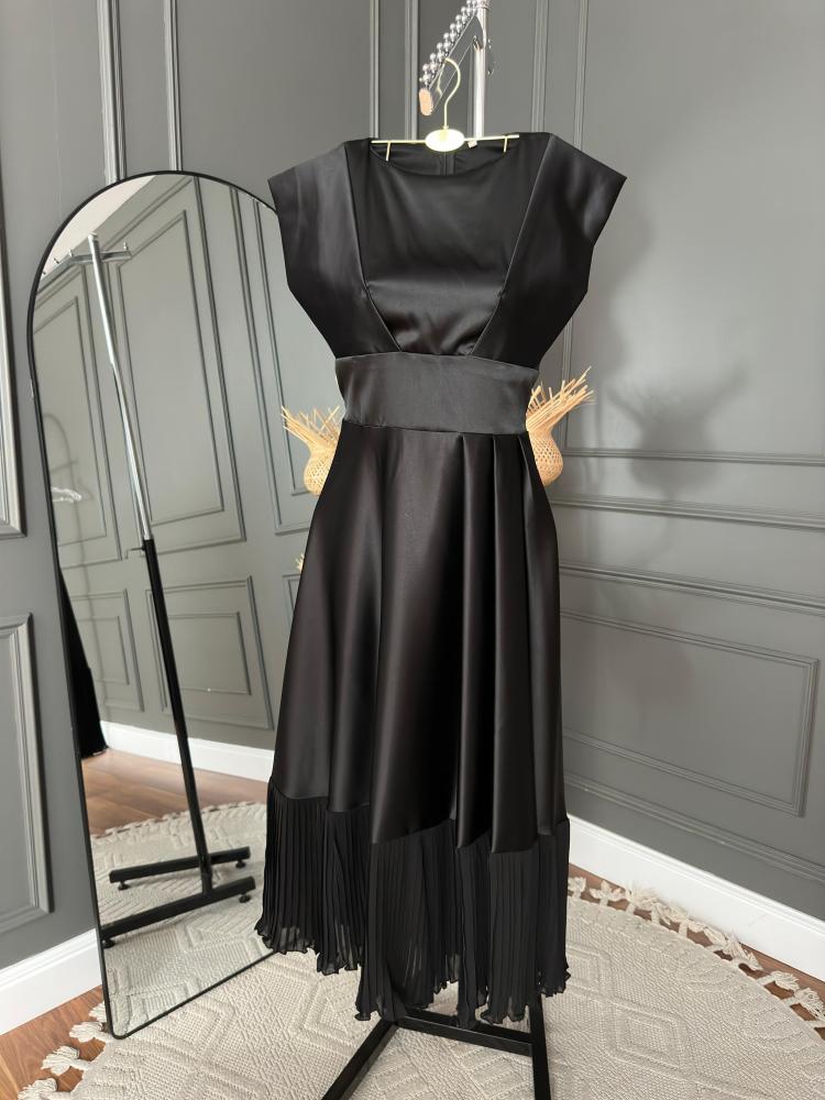 فستان سهره أسود ميد بتصميم فاخر من Miar Fashion