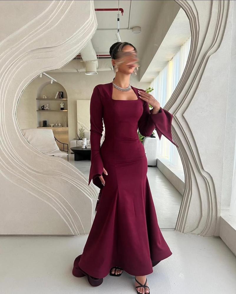 Evening dress with an elegant design