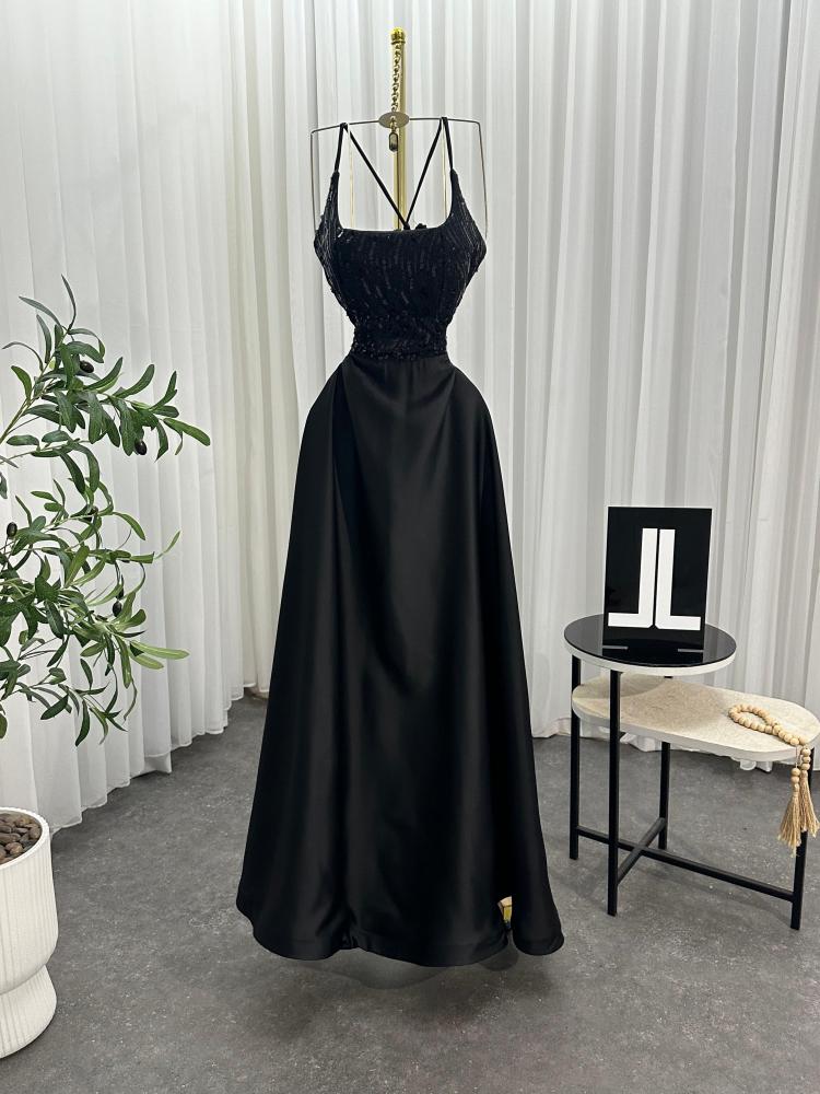 فستان أسود تفته حرير صدر استرتش بشكل وجذاب / Mair Fashion
