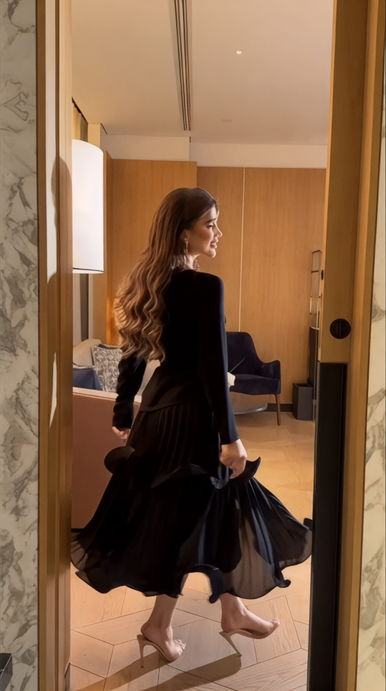 فستان سهره باربي شيفون بكسرات بليسيه من miar fashion