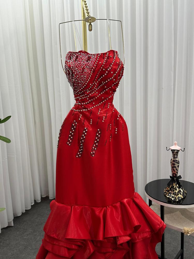 فستان سهره أححمر ميكادو تطريز يدوي من Mair Fashion