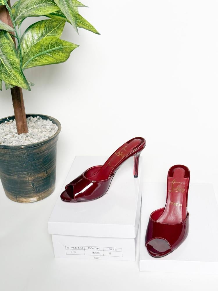 كعب louboutin