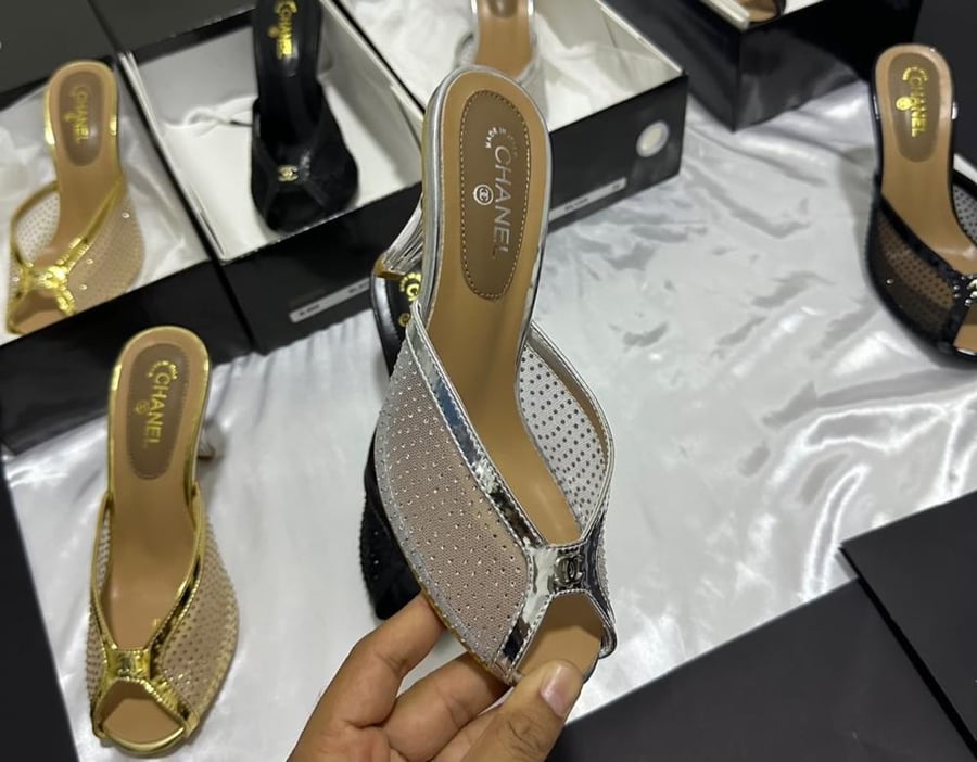 كعب شانيل كرستال
