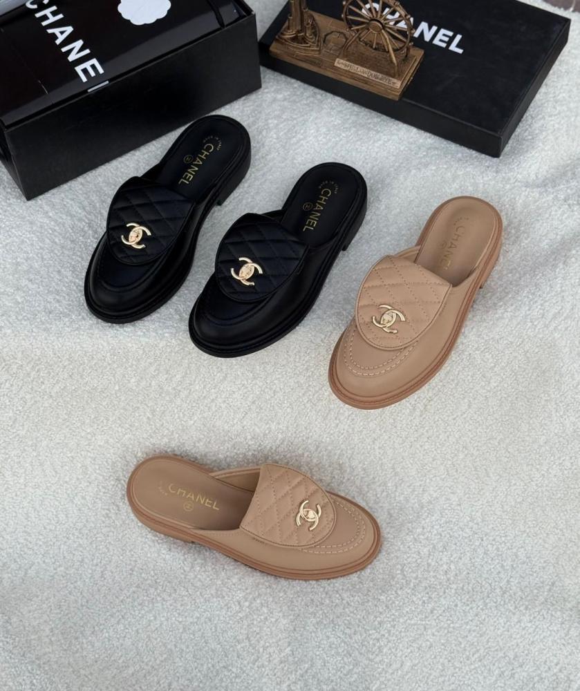 Sleaper Chanel Master with the box, the brand