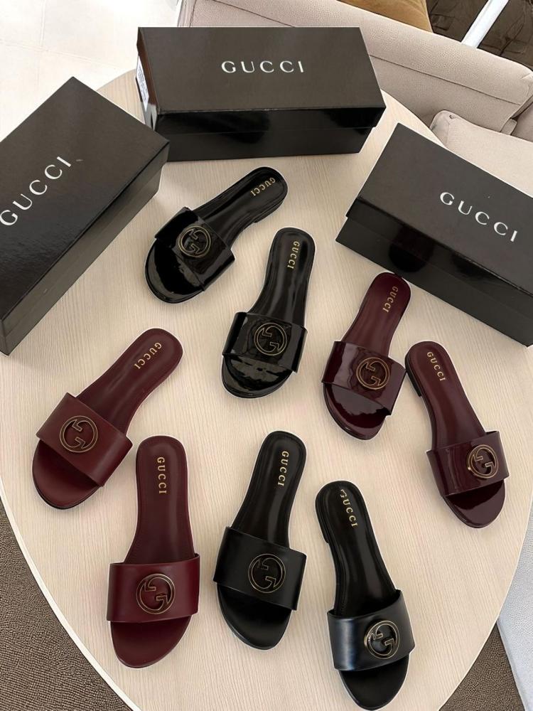 Slipper Gucci with accessories