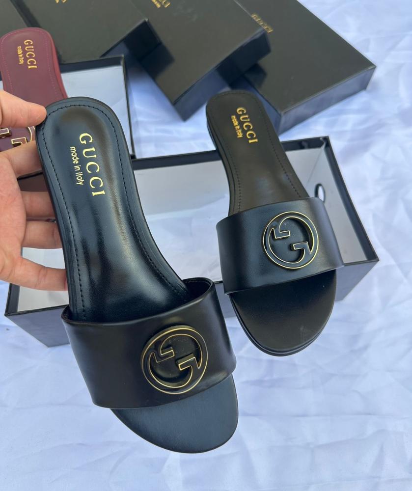 Slipper Gucci with accessories