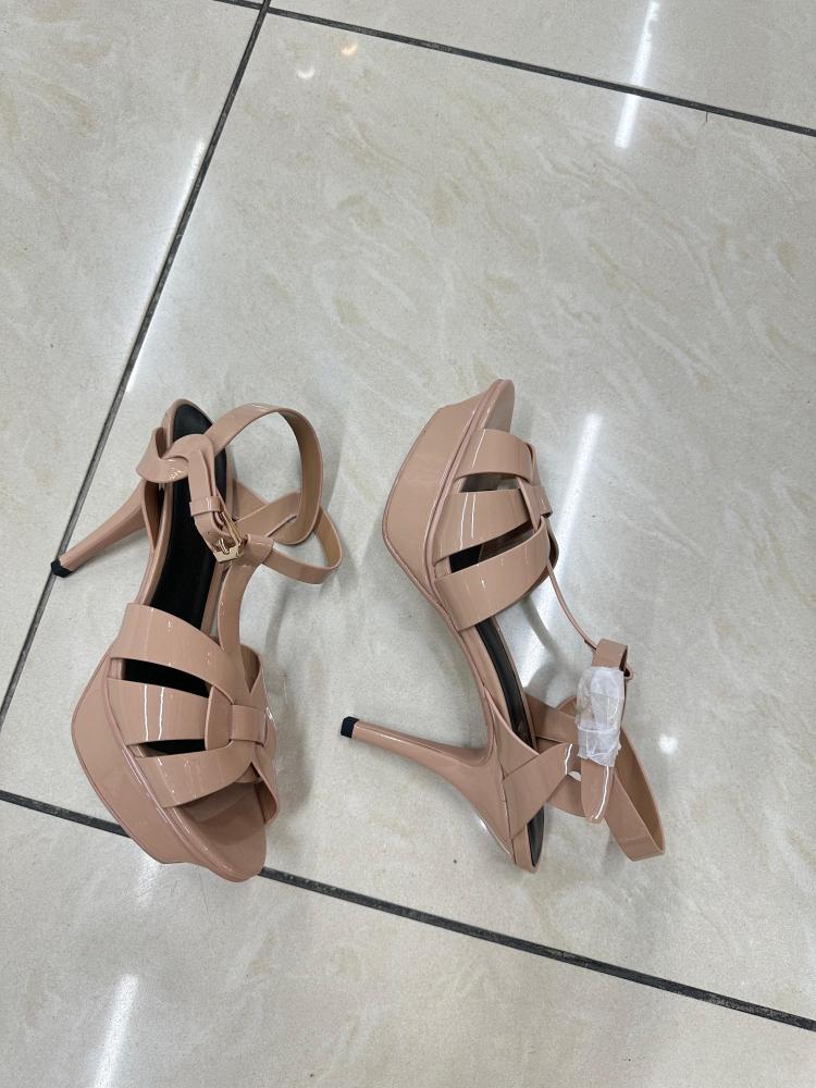Yves Saint Laurent heel