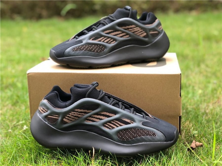 yeezy 700