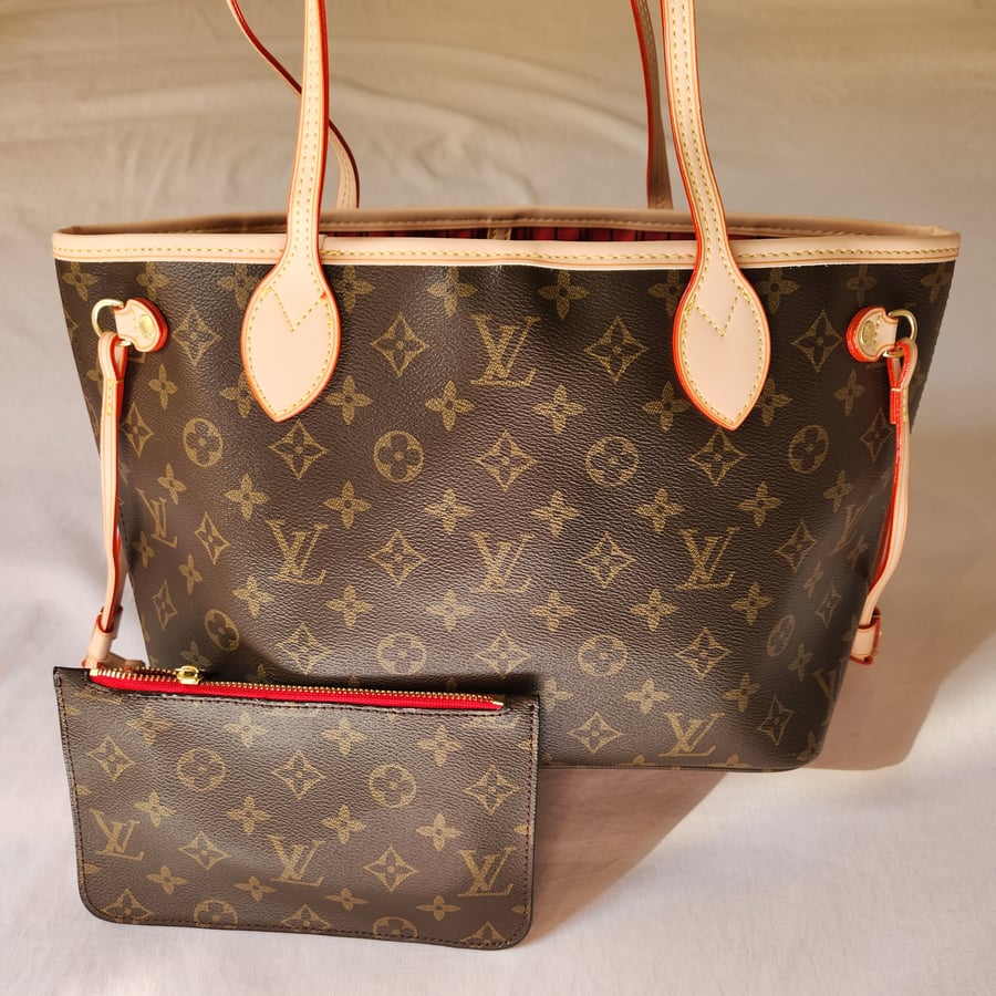لويس فيتون LV