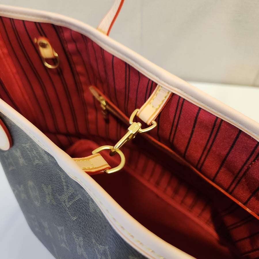 لويس فيتون LV