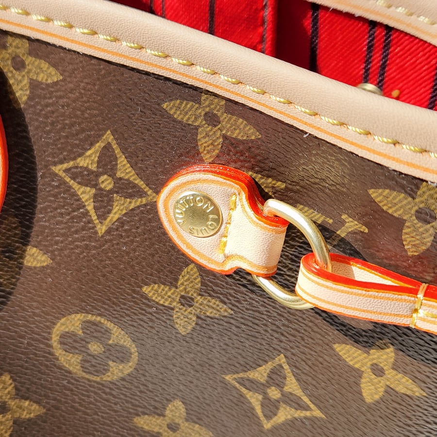 لويس فيتون LV
