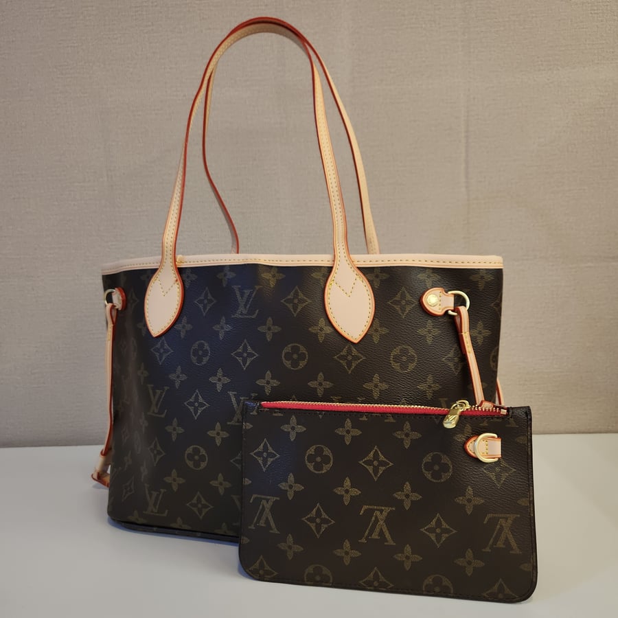 لويس فيتون LV