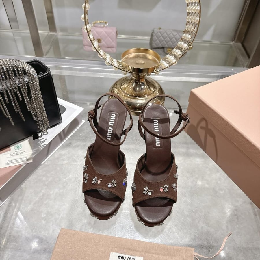 كعب ميو ميو