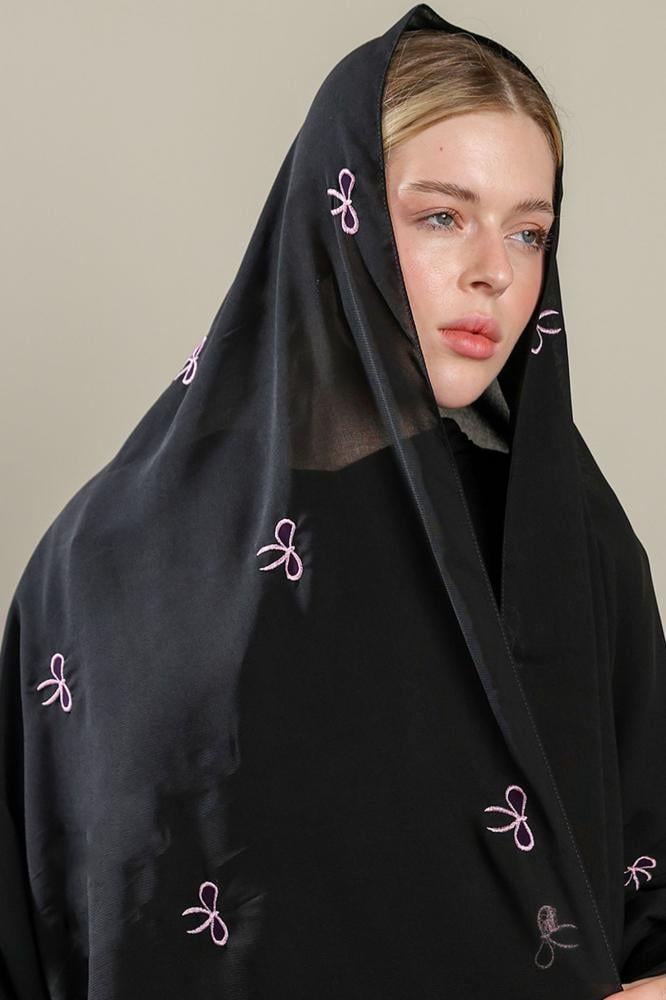 طرحة سوداء تطريز زهري فيونكات