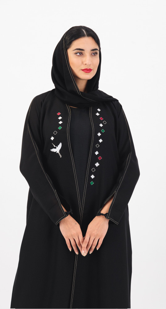 عباية سوداء بـ تطريز طائر