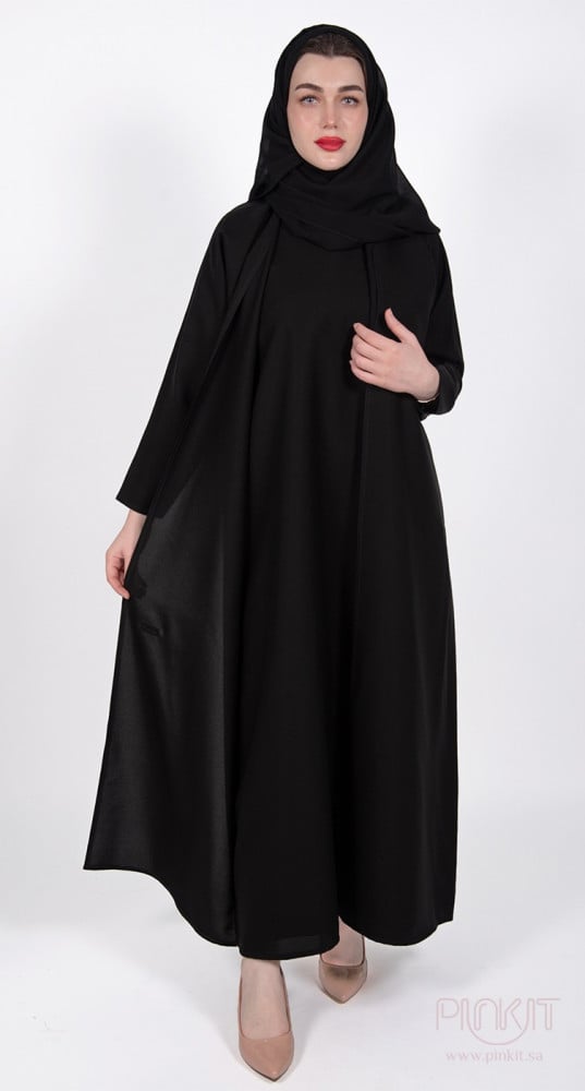 عباية بـ فستان أسود