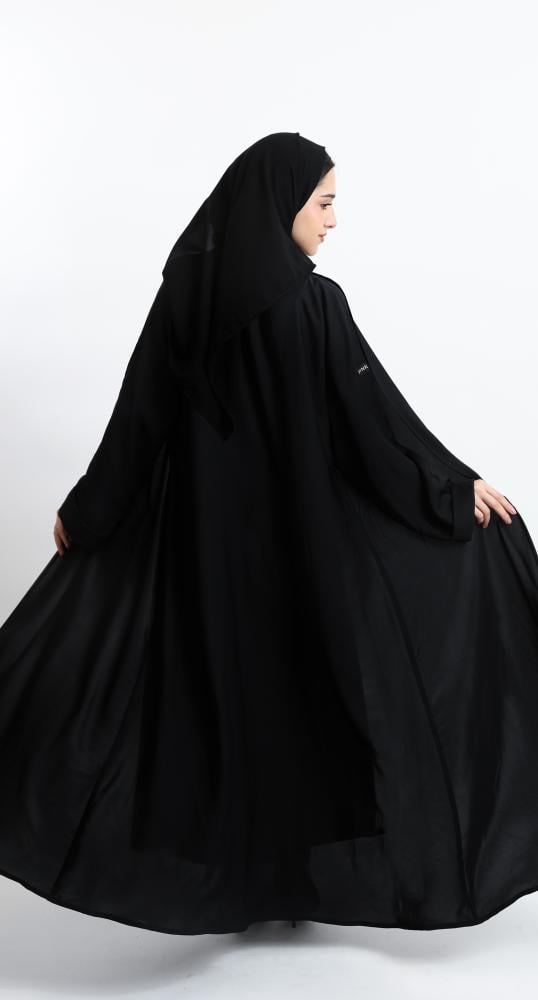 عباية سوداء حرير بارد